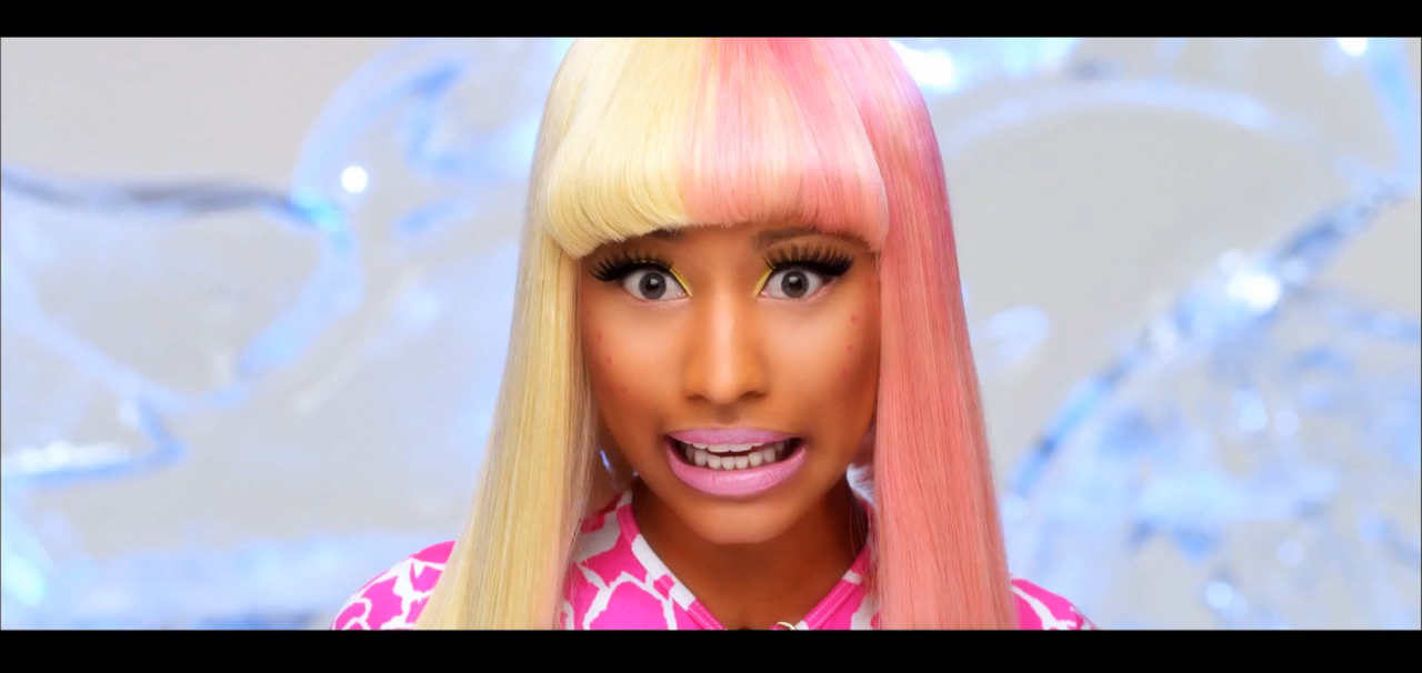 Кадры клипа Nicki Minaj - Super Bass 