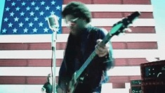 Кадры клипа Lenny Kravitz - American Woman 
